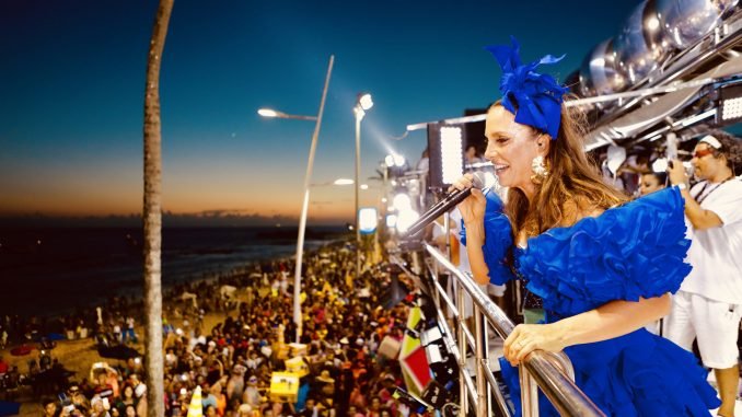 imagem_release_1622914 No segundo dia do seu Carnaval em Salvador, cantora, que faz parte da história do bloco em seus 26 anos de carreira, celebra a folia baiana